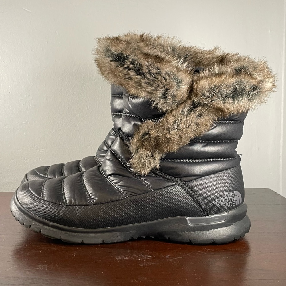 The North Face Women's Thermoball Microbaffle Bootie II Puffy Faux Fur Boot